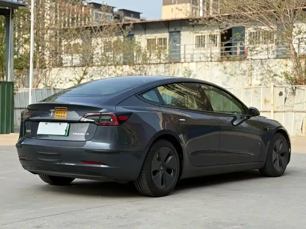 Tesla Model 3 — фото 7