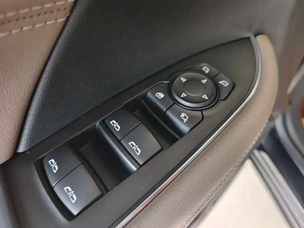 Buick Envision Plus — фото 2