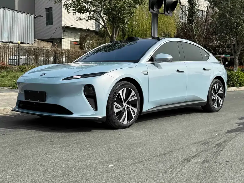 NIO ET5