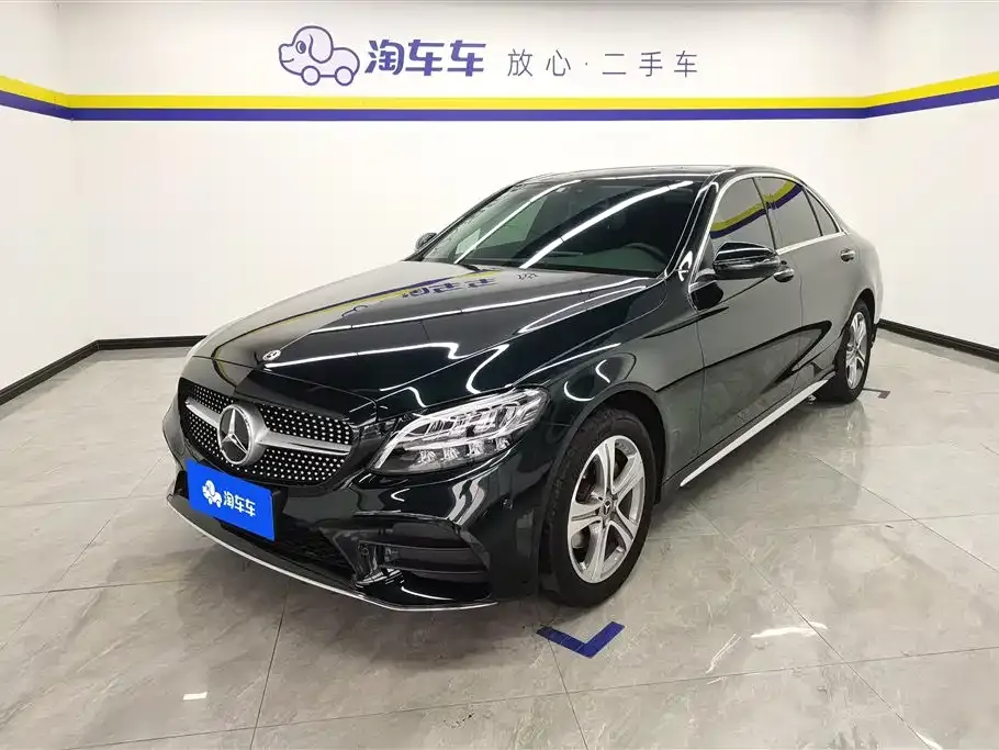 Mercedes-Benz C-Class — фото 1