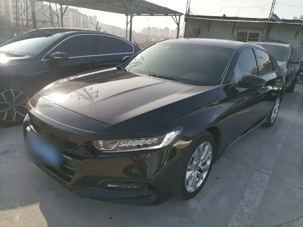 Honda Accord — фото 1