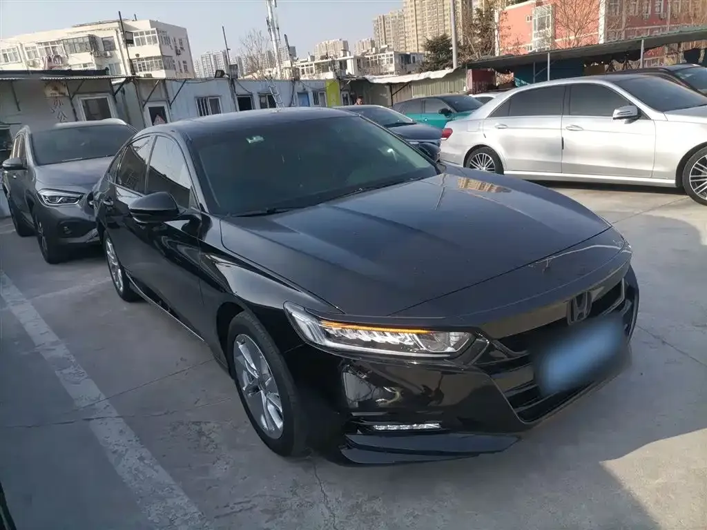Honda Accord — фото 9