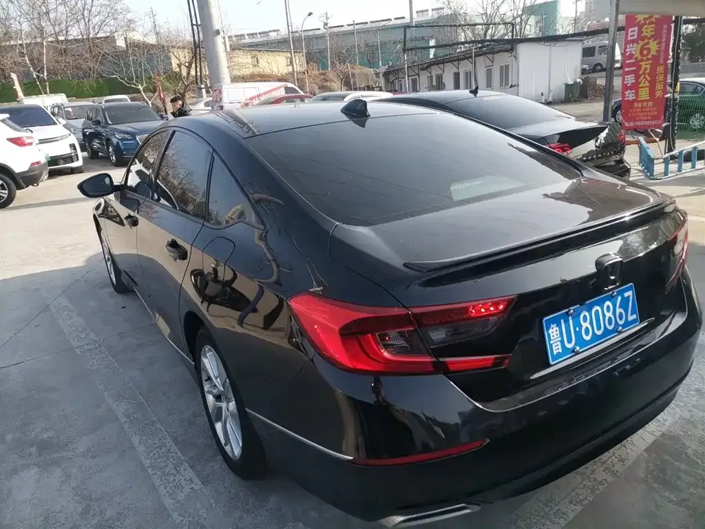 Honda Accord — фото 8