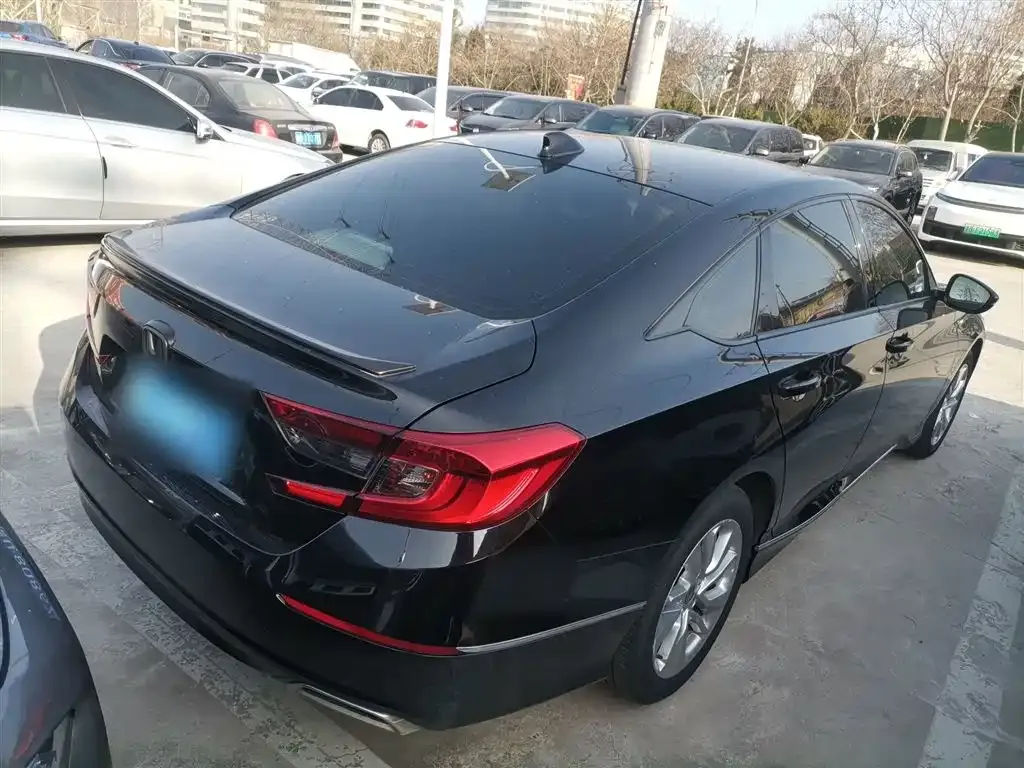 Honda Accord — фото 7