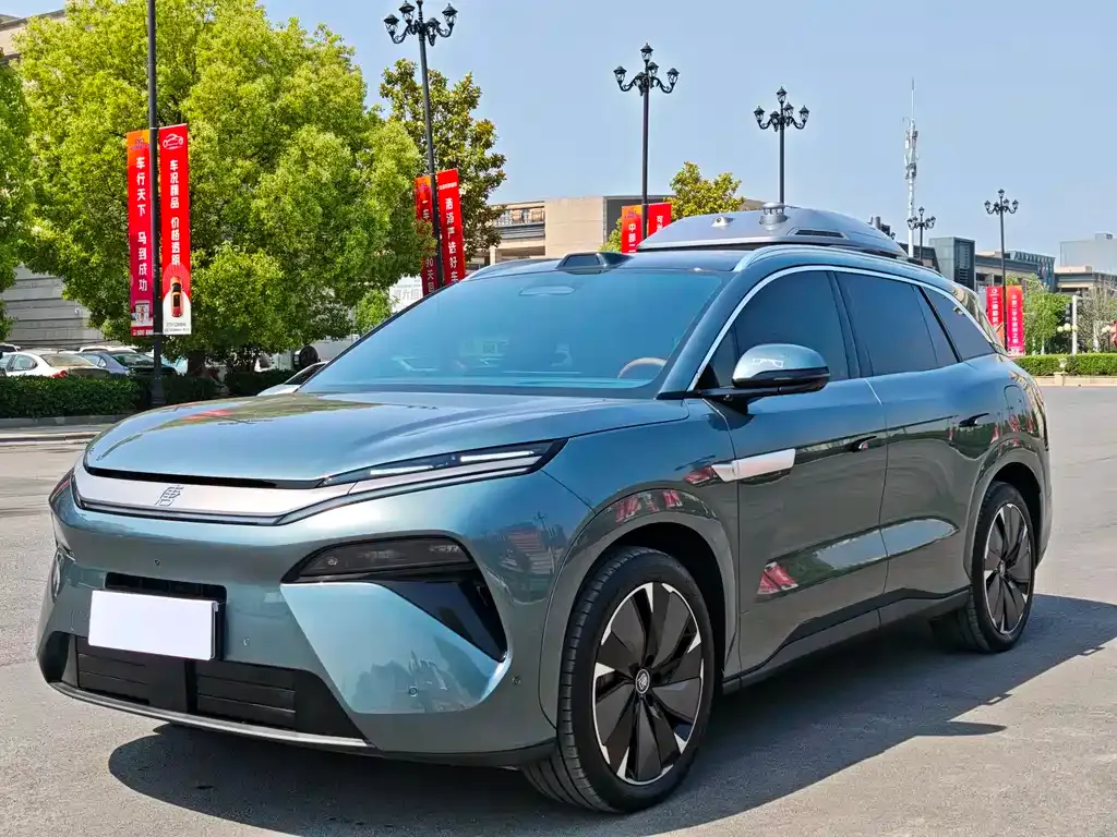 BYD Tang L
