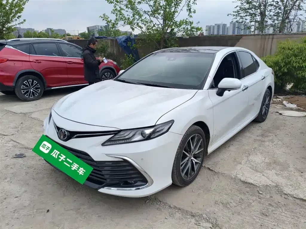 Toyota Camry — фото 5