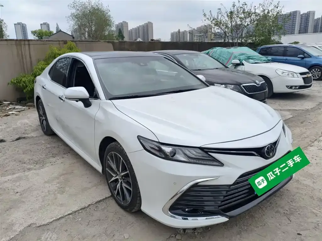 Toyota Camry — фото 7
