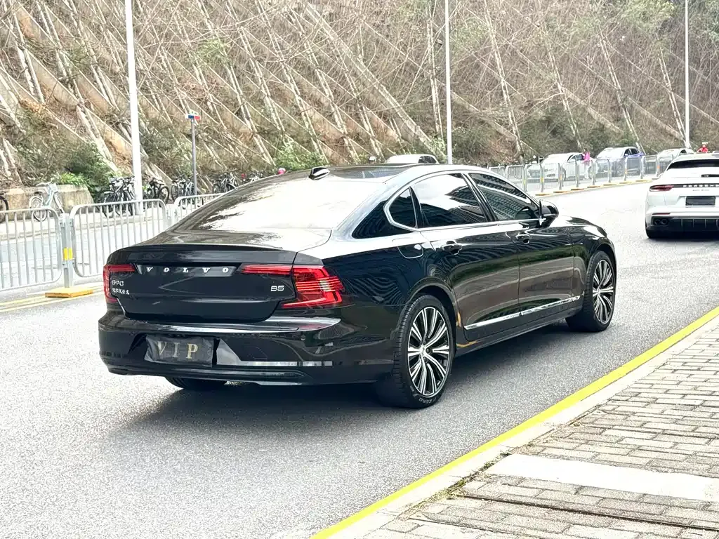 Volvo S90 — фото 4
