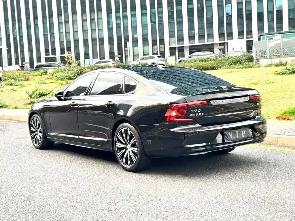 Volvo S90 — фото 10