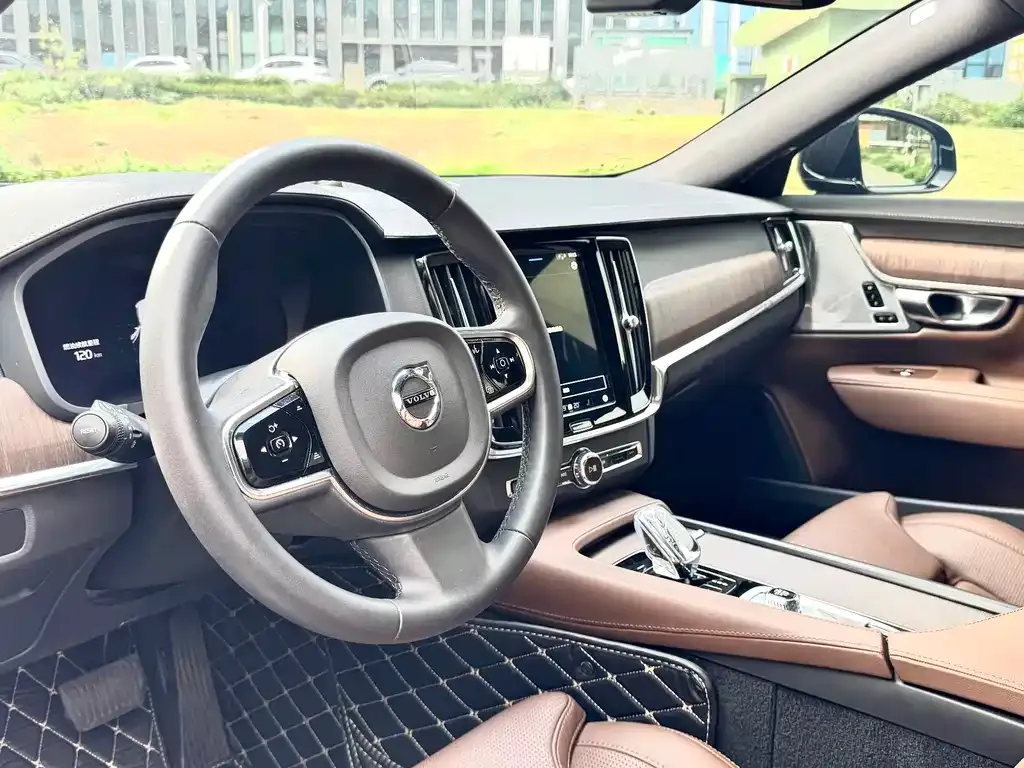 Volvo S90 — фото 2