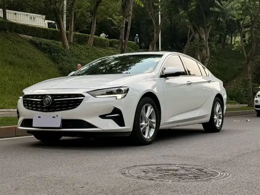 Buick Regal — фото 1