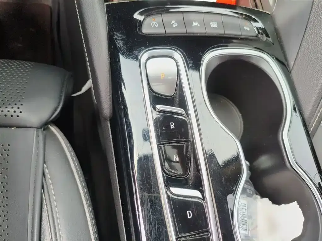 Buick Envision Plus — фото 4