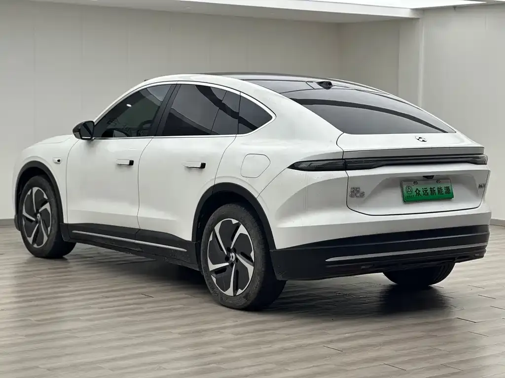 NIO EC6 — фото 10
