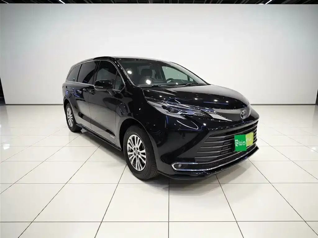 Toyota Sienna — фото 4