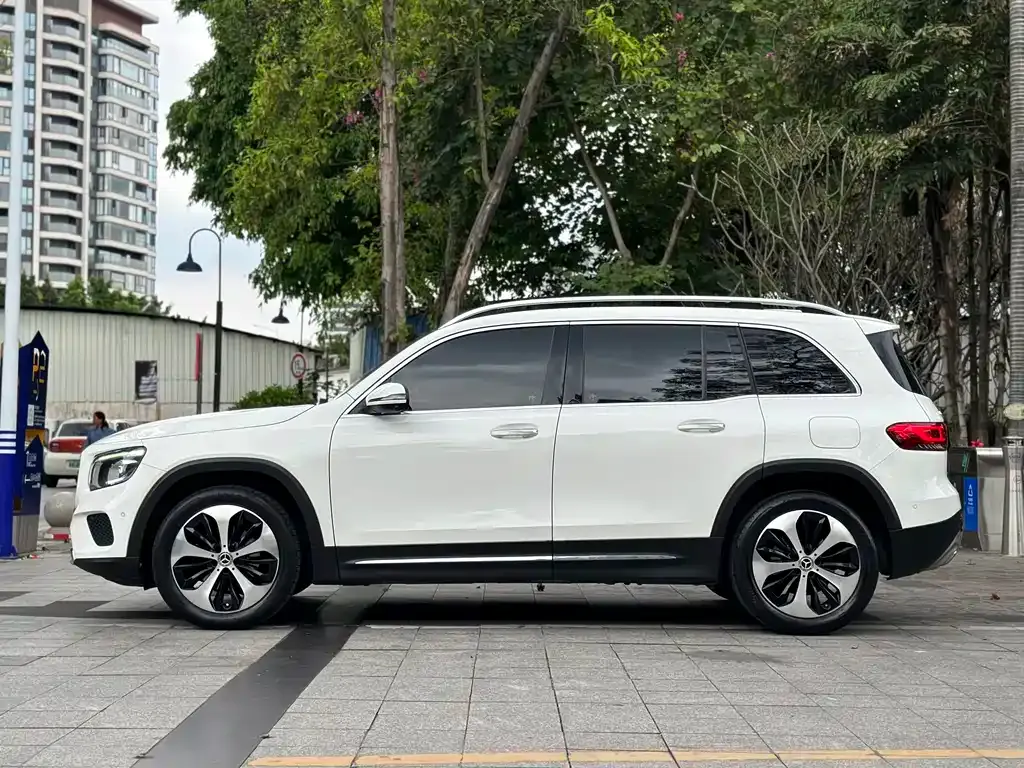 Mercedes-Benz GLB — фото 6