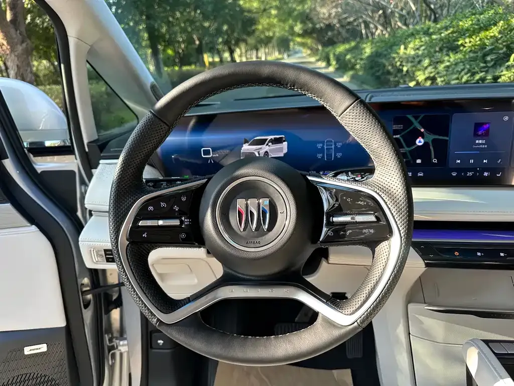 Buick GL8 Hybrid — фото 4