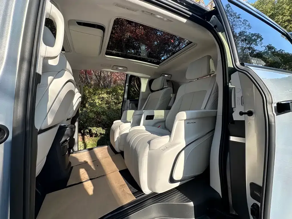Buick GL8 Hybrid — фото 5