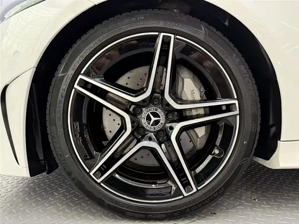 Mercedes-Benz CLS — фото 3