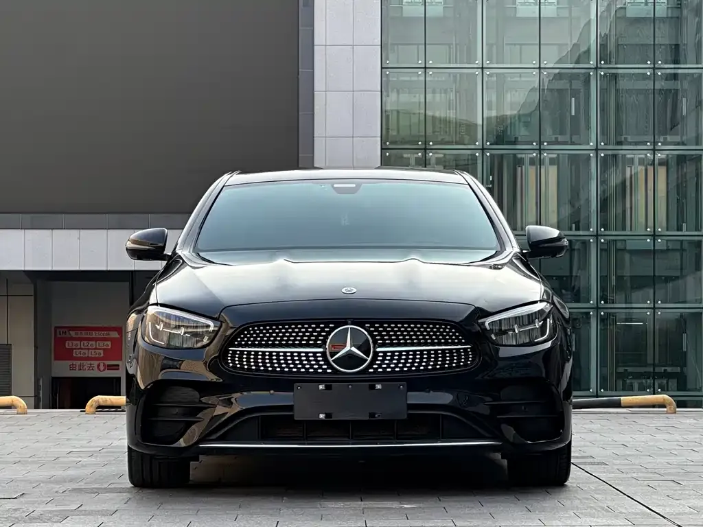 Mercedes-Benz E-Class — фото 4