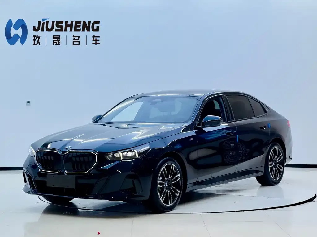 BMW 5 Series — фото 1