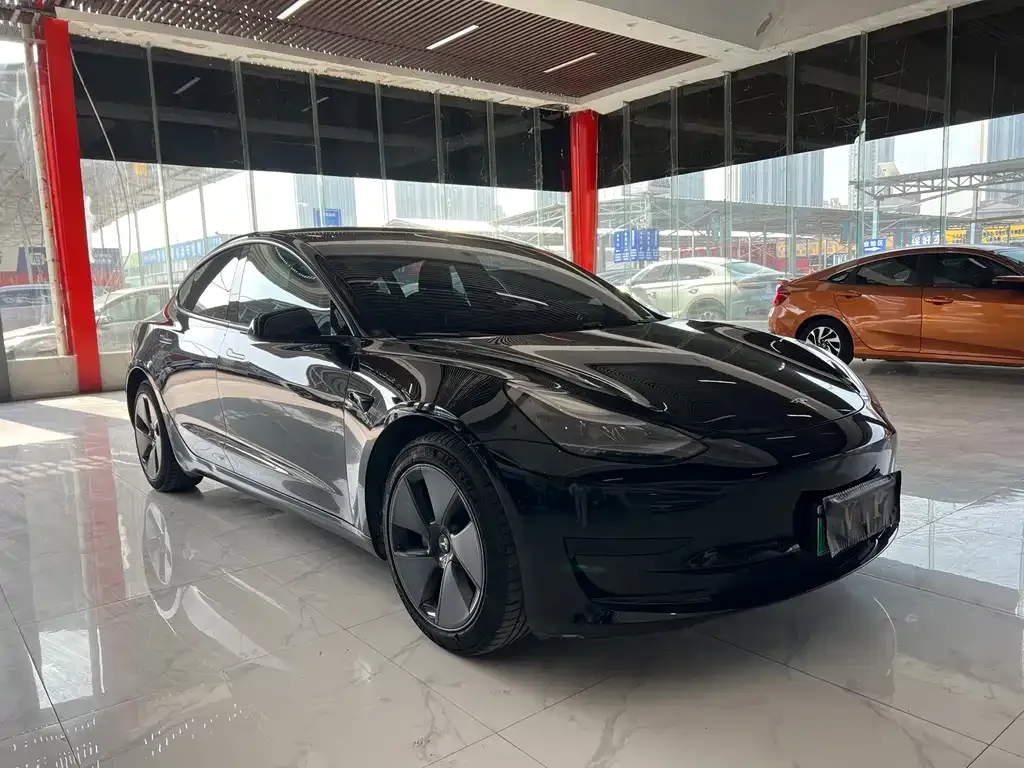 Tesla Model 3 — фото 6