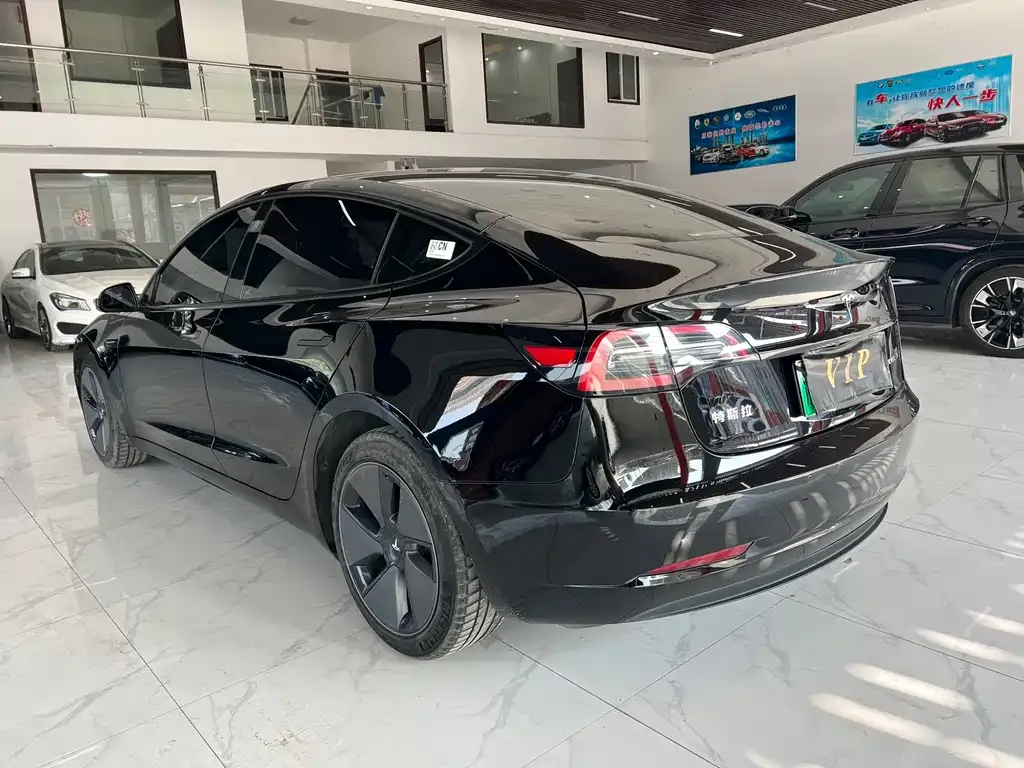 Tesla Model 3 — фото 8