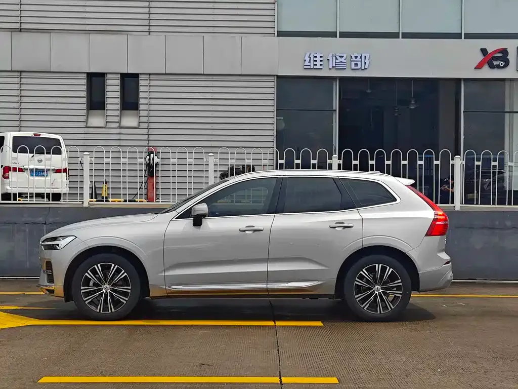 Volvo XC60 — фото 4