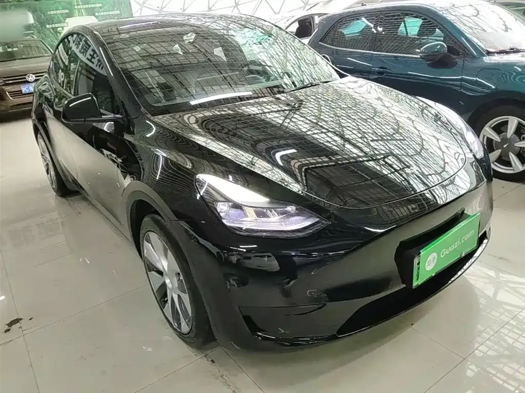 Tesla Model Y — фото 6