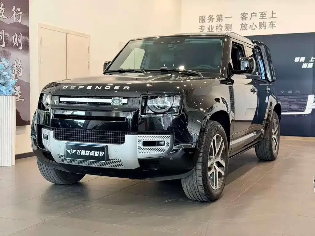 Land Rover Defender — фото 1