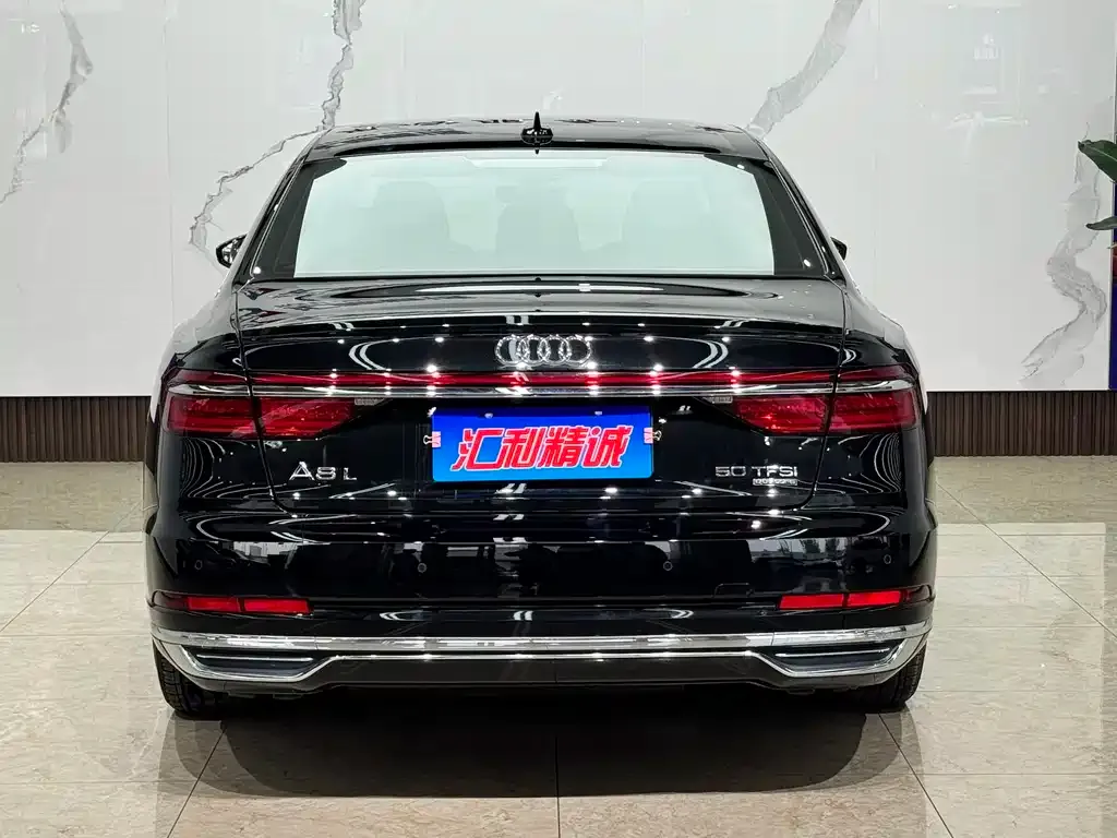 Audi A8 — фото 3