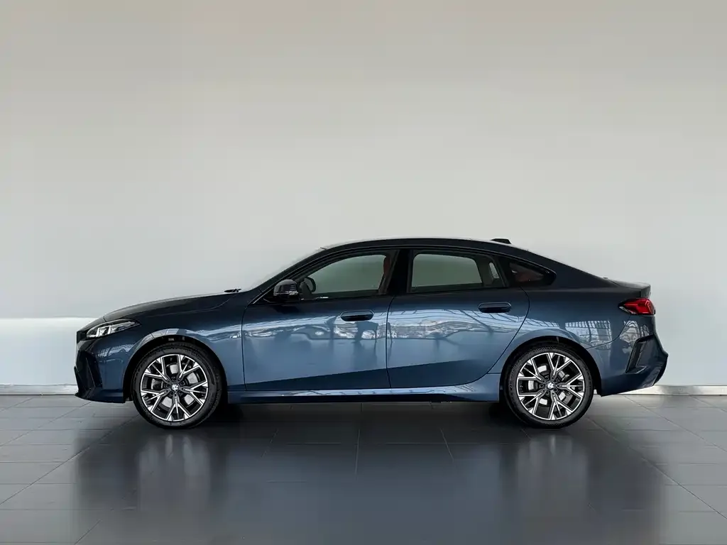 BMW 2 Series 2025 из CN, фото 3