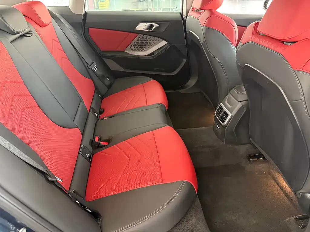BMW 2 Series 2025 из CN, фото 9