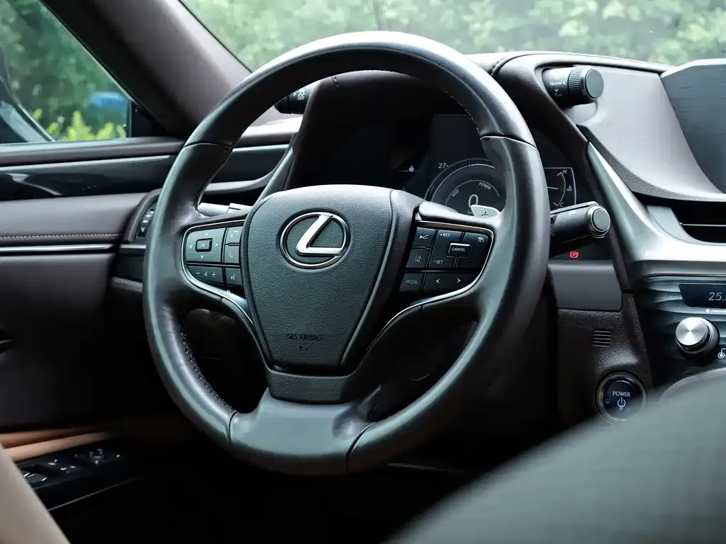 Lexus ES — фото 3