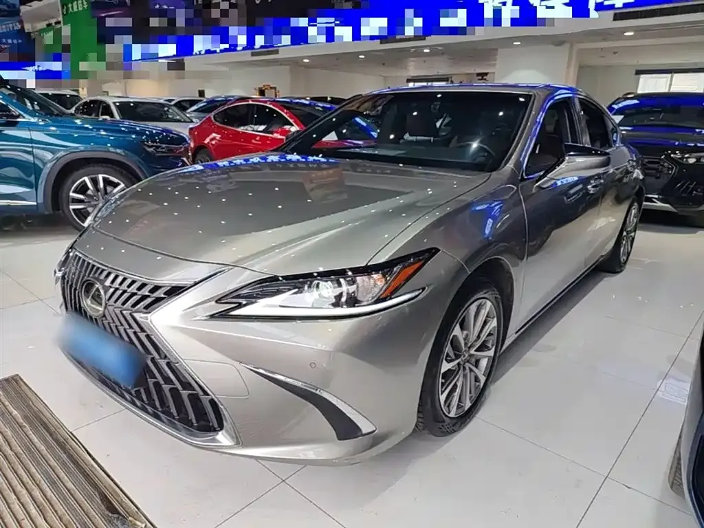Lexus ES — фото 1