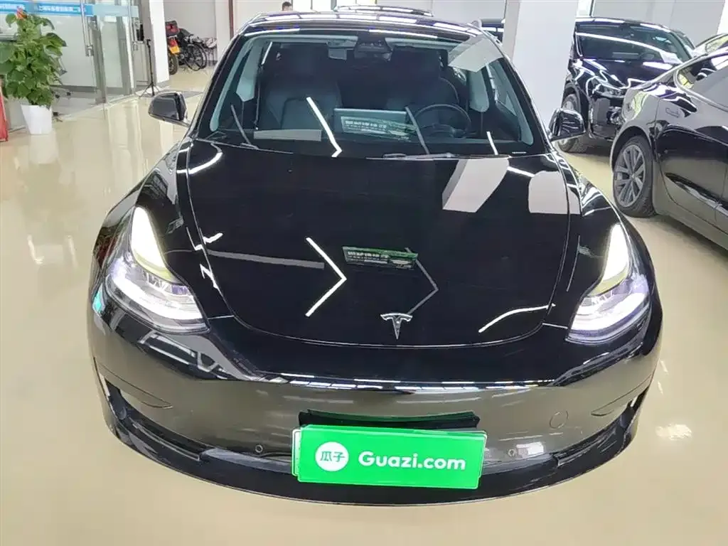 Tesla Model 3 — фото 8