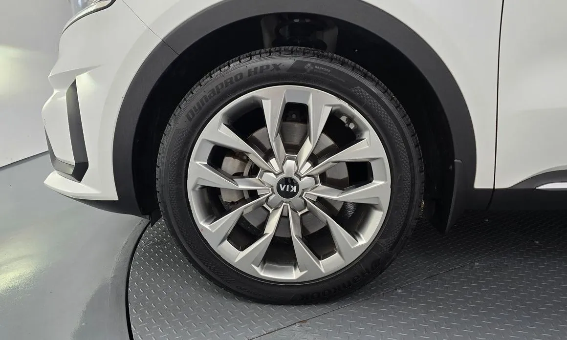 Kia Sorento — фото 5