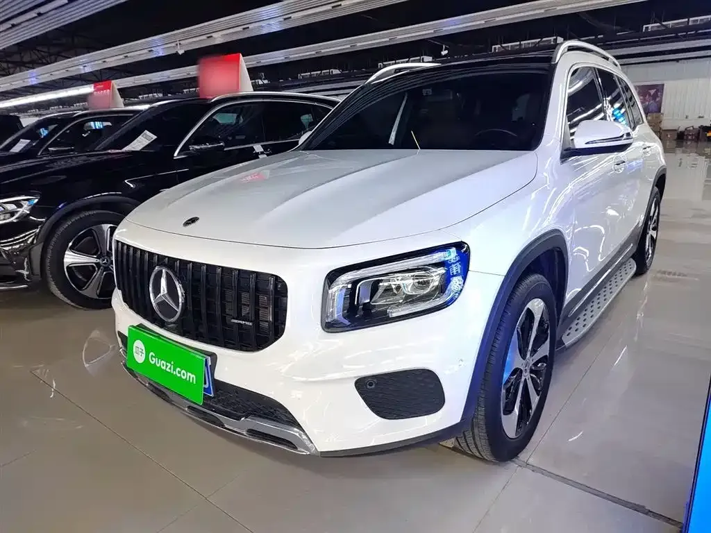 Mercedes-Benz GLB — фото 1