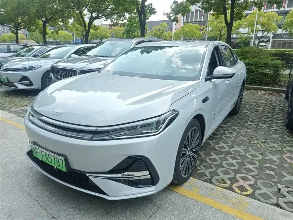 Geely Galaxy A7 — фото 7