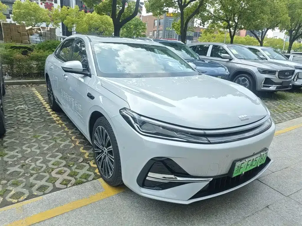 Geely Galaxy A7 — фото 10