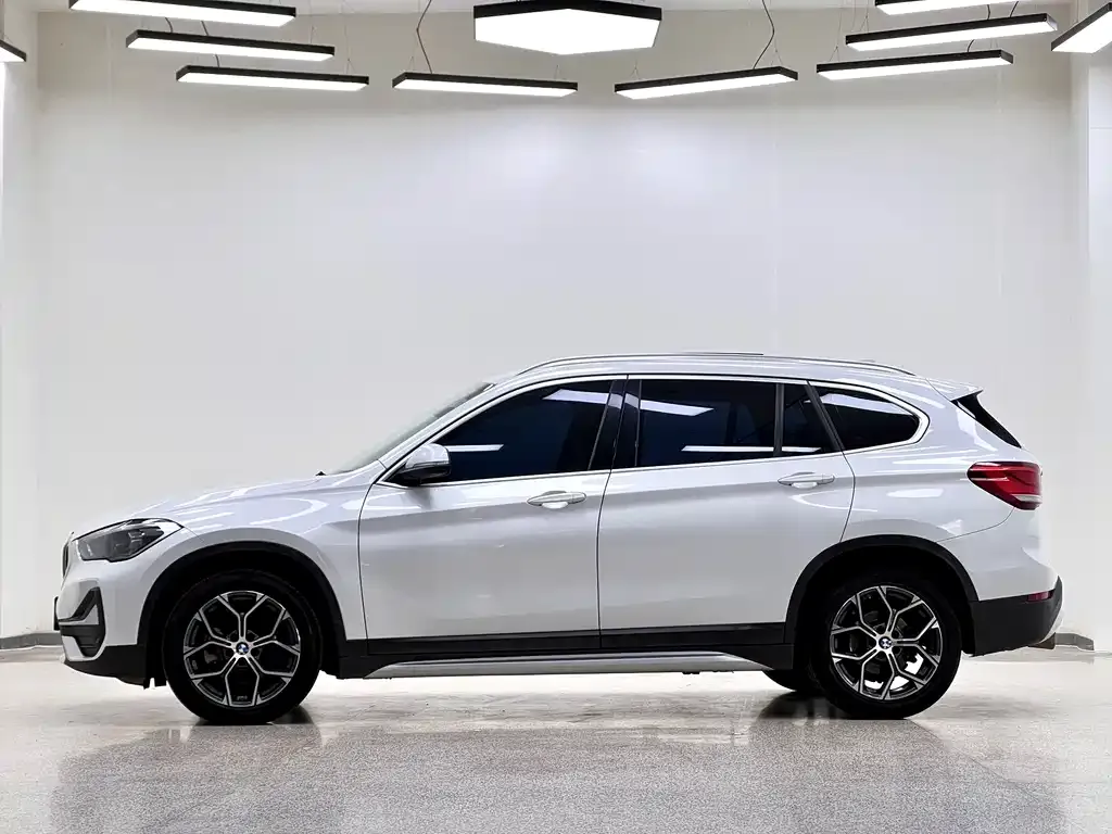 BMW X1 — фото 9