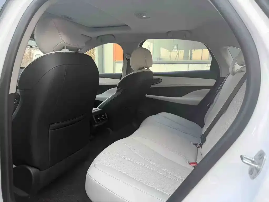 BYD Seal 05 DM-i — фото 3