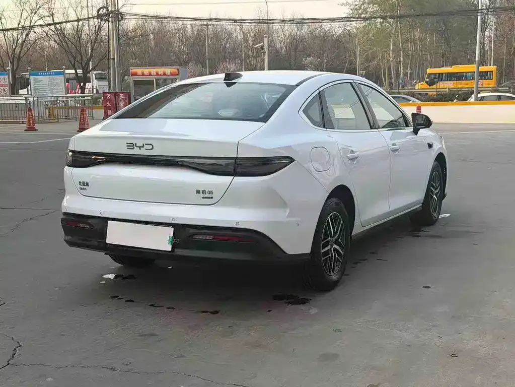 BYD Seal 05 DM-i — фото 4