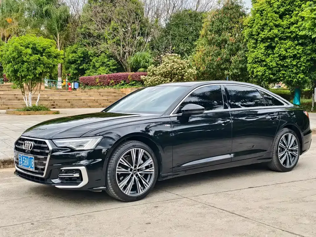 Audi A6L — фото 1