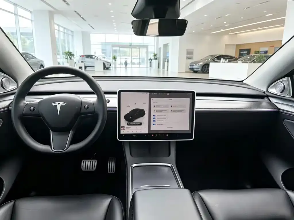 Tesla Model Y — фото 5