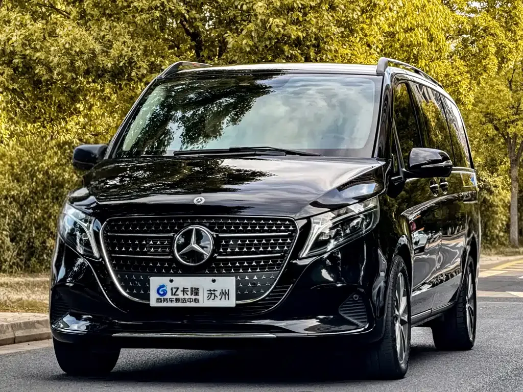Mercedes-Benz V-Class — фото 1