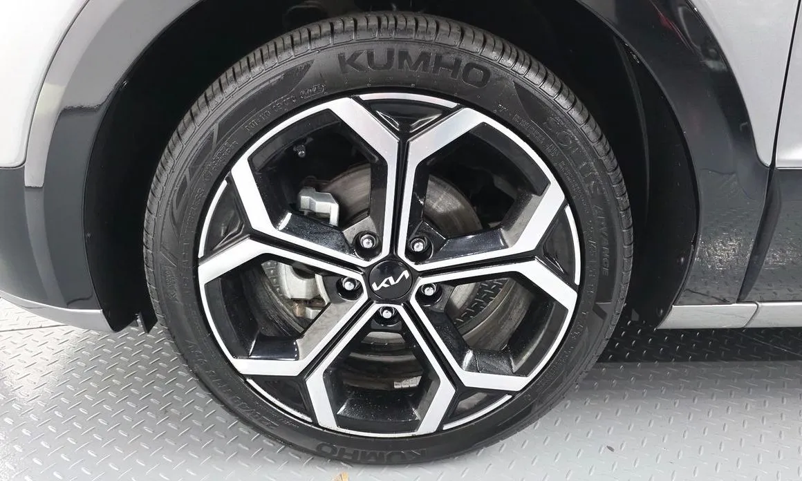 Kia Niro — фото 8