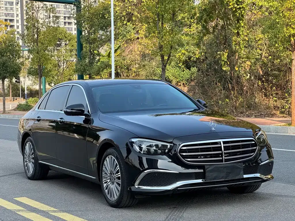 Mercedes-Benz E-Class — фото 5