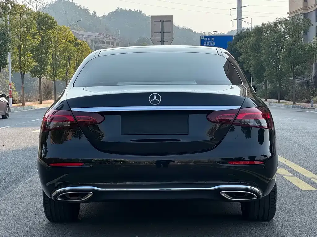 Mercedes-Benz E-Class — фото 4