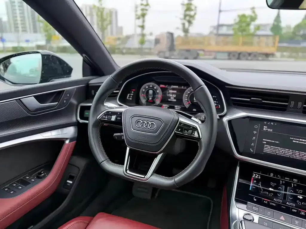 Audi A7L — фото 10