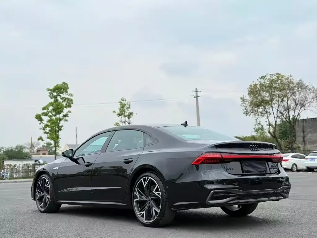 Audi A7L — фото 2